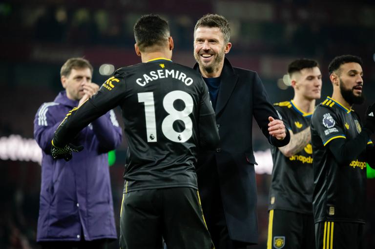 LONDON, ENGLAND - JANUARY 25:   Manchester United Head Coach / Manager Michael Carrick reacts to Casemiro of Manchester United at the end of the Premier League match between Arsenal and Manchester United at Emirates Stadium on January 25, 2026 in London, United Kingdom. (Photo by Ash Donelon/Manchester United via Getty Images)