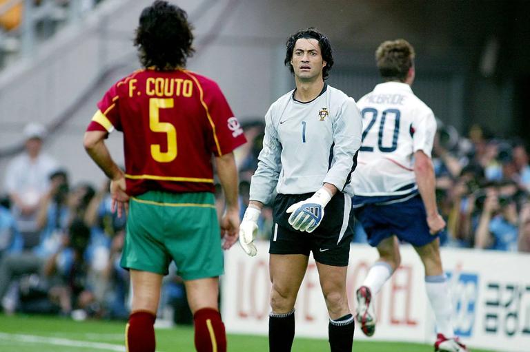 World Cup 2002 Korea/Japan. Suwon, 05-06-2002 USA-Portugal 3-2. Teleurstelling bij Vitor Baia nadat McBride voor Amerika heeft gescoord. usa - portugal *** World Cup 2002 Korea Japan Suwon 05 06 2002 USA Portugal 3 2 Disappointment at Vitor Baia after McBride in front of America has scored USA Portugal PUBLICATIONxNOTxINxNED  